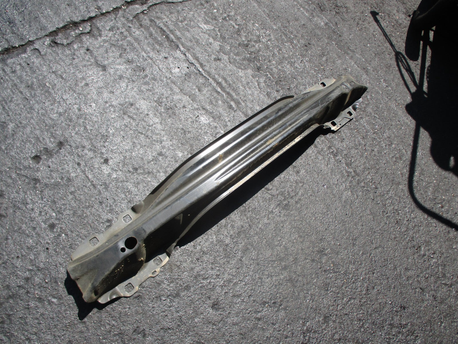 JAGUAR XE 2017 REAR BUMPER REINFORCEMENT CRASH BAR