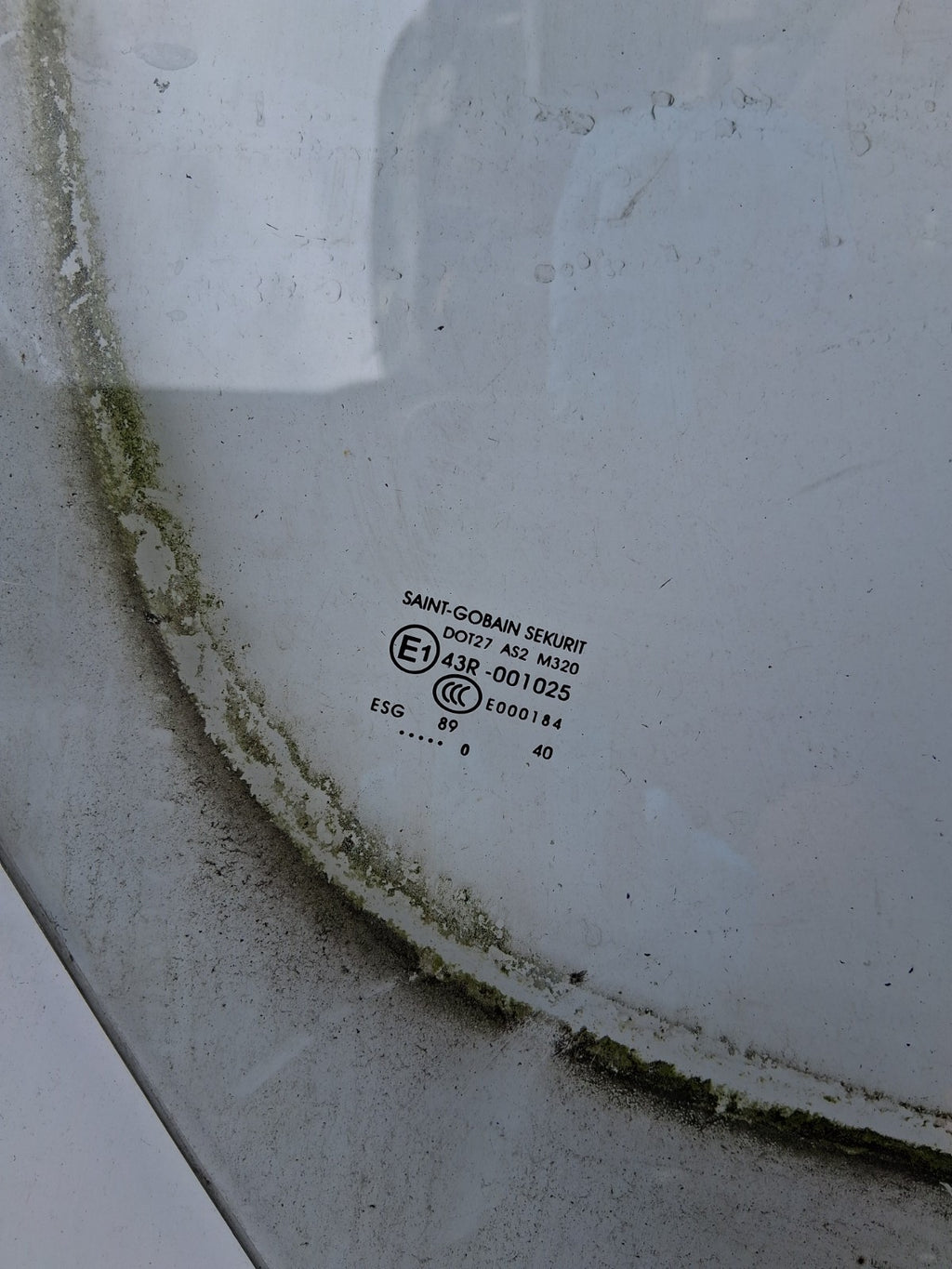 2010 MERCEDES BENZ SPRINTER W906 OSF DRIVER SIDE FRONT RIGHT WINDOW GLASS
