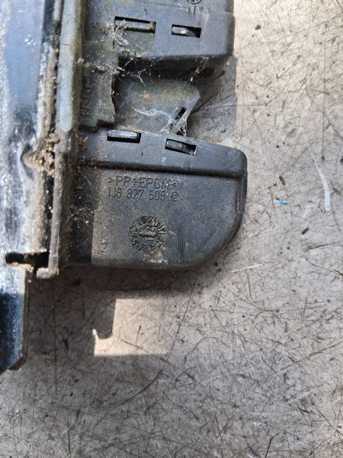 VW VOLKSWAGEN GOLF MK5 2006 REAR TAILGATE BOOTLID BOOT LOCK MECHANISM