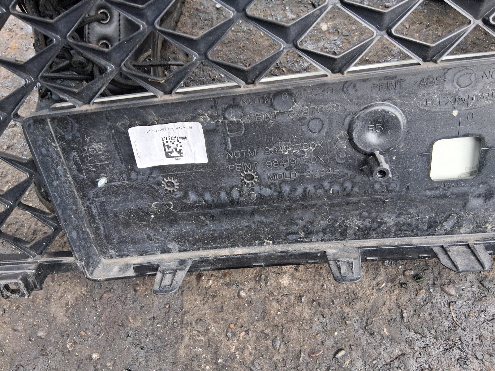 2024 DS AUTOMOBILES DS 7 FRONT BUMPER RADIATOR GRILL GRILLE 98419790