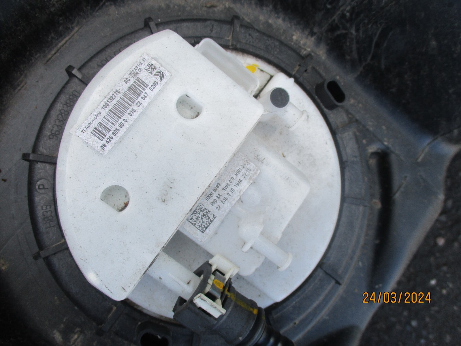 CITROEN C4 MK3 2022 1.2 PETROL FUEL TANK PUMP 9845925080