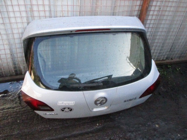 VAUXHALL ASTRA J 2012 REAR COMPLETE TAILGATE BOOTLID SEASHELL MET Z187 DENTED