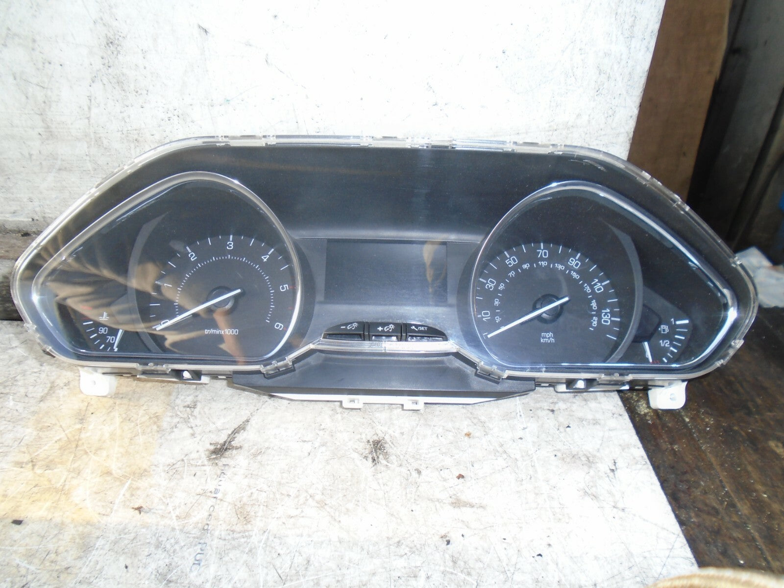 PEUGEOT 2008 2014 SPEEDOMETER CLOCKS INTSTRUMENT CLUSTER 769317790U