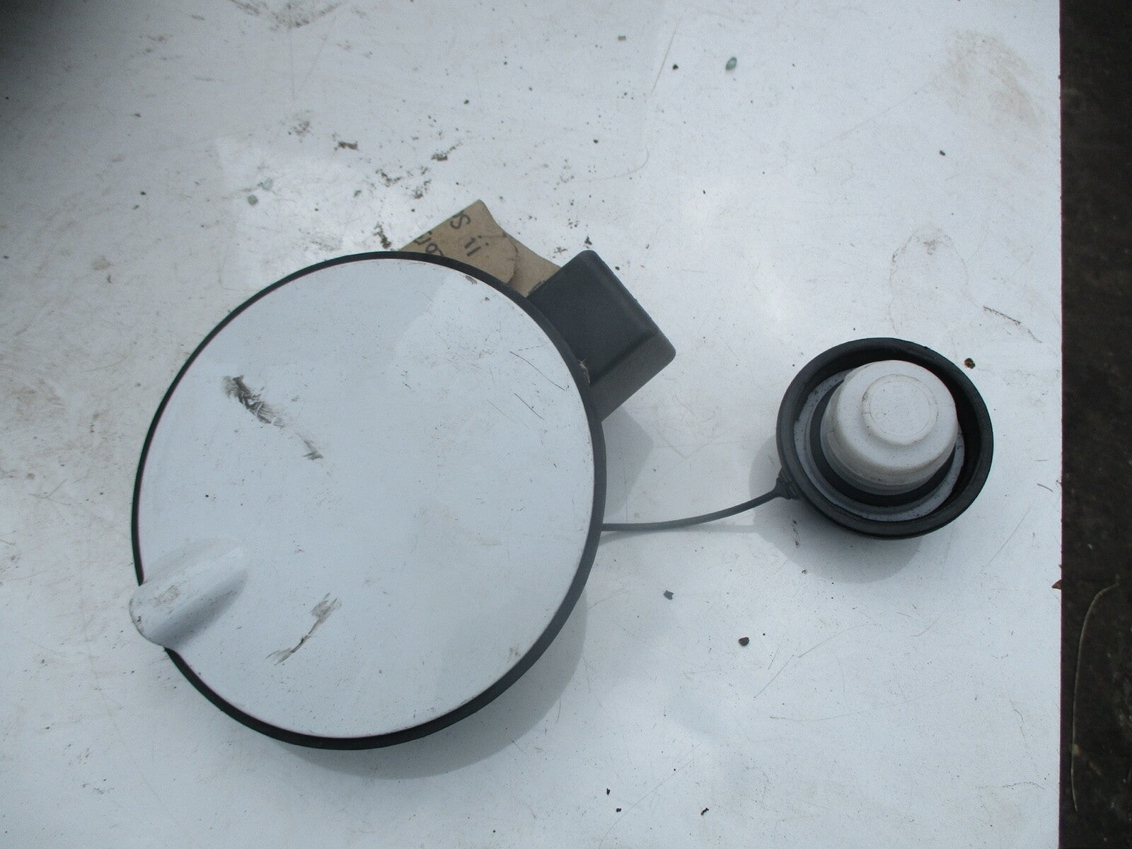 VAUXHALL CORSA D 1.3 FUEL FILLER CAP 13242347 WHITE