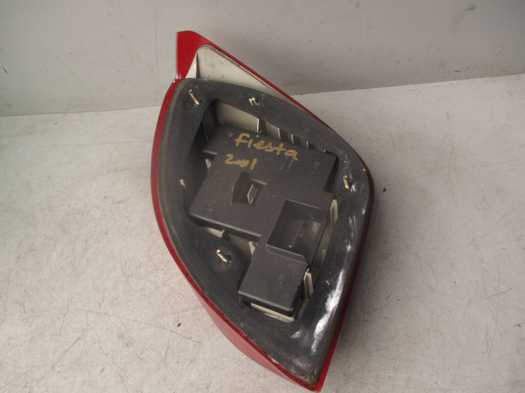2001 FORD FIESTA NSR PASSENGER SIDE LEFT REAR TAIL LIGHT TAIL LAMP 96FG13N004