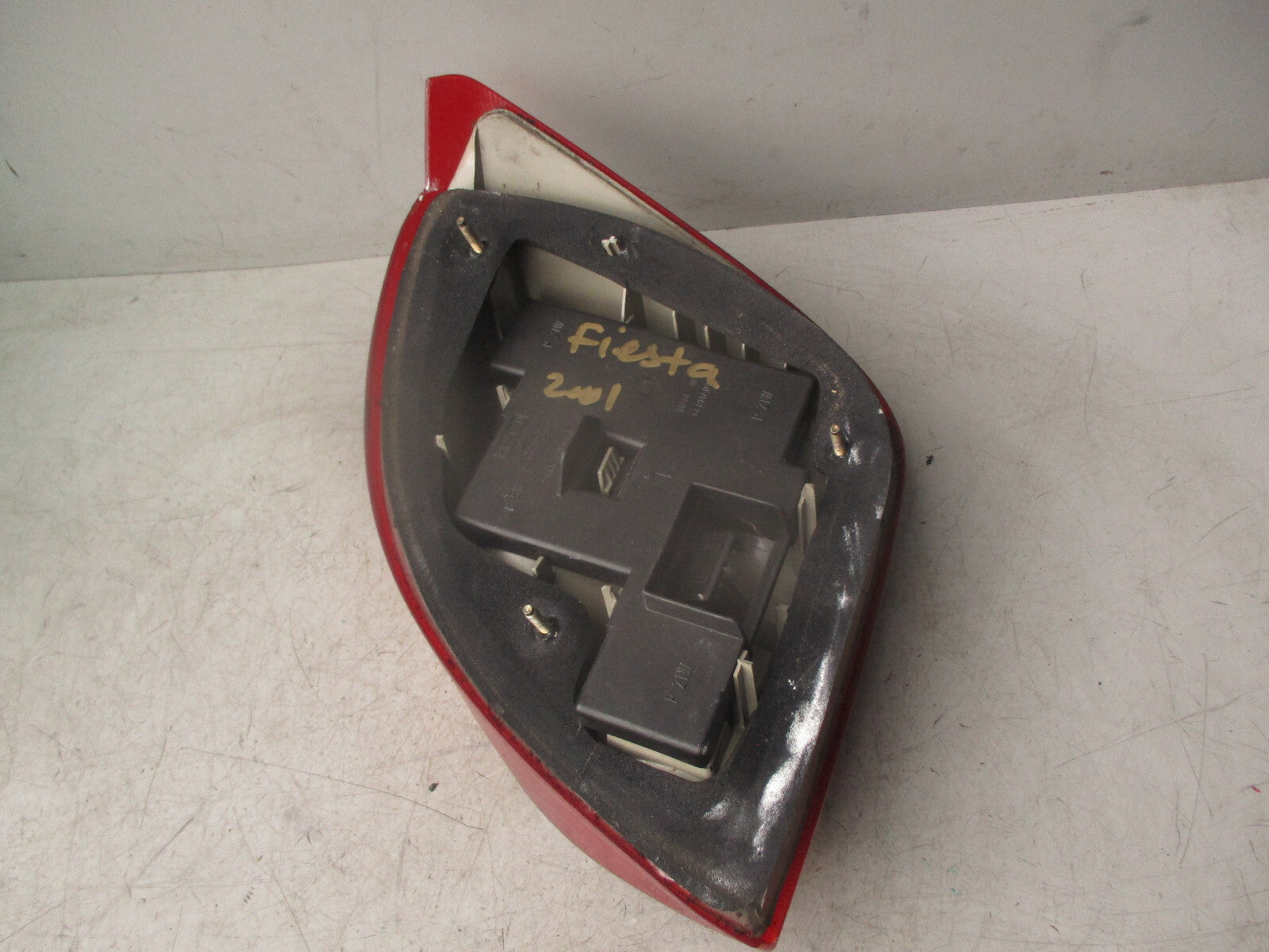 2001 FORD FIESTA NSR PASSENGER SIDE LEFT REAR TAIL LIGHT TAIL LAMP 96FG13N004