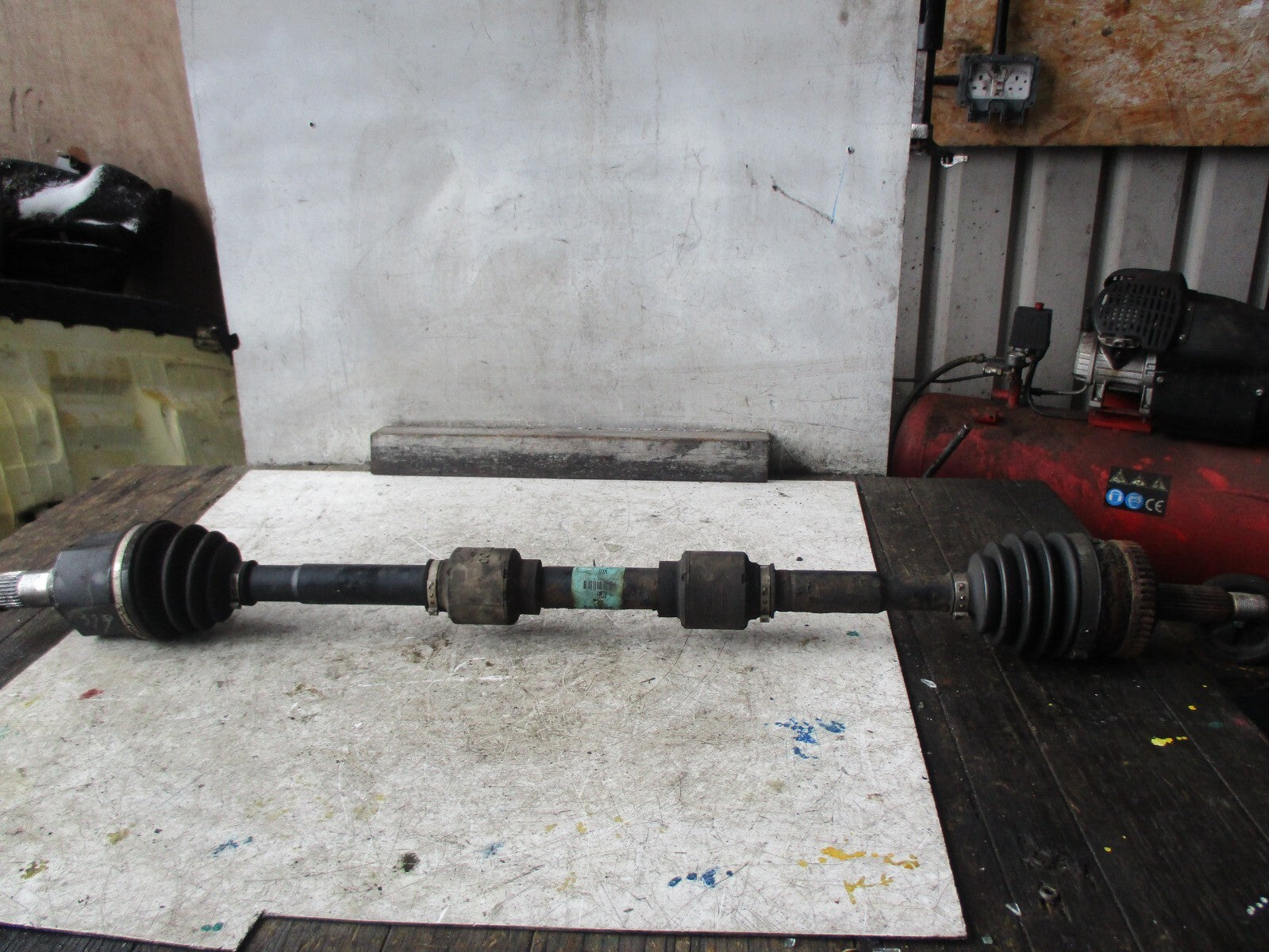 HYUNDAI I40 2013 1.7 DIESEL OSF DRIVER SIDE FRONT DRIVESHAFT 495013Z450