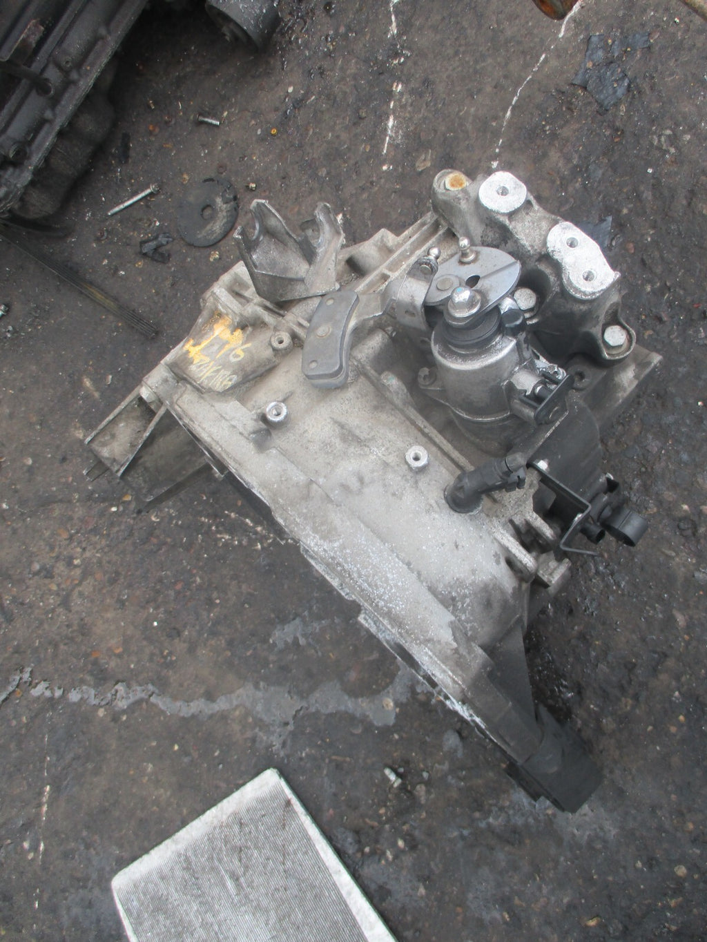 VAUXHALL ZAFIRA C 2014 2.0 DIESEL 6 SPEED MANUAL GEARBOX F40 GBA