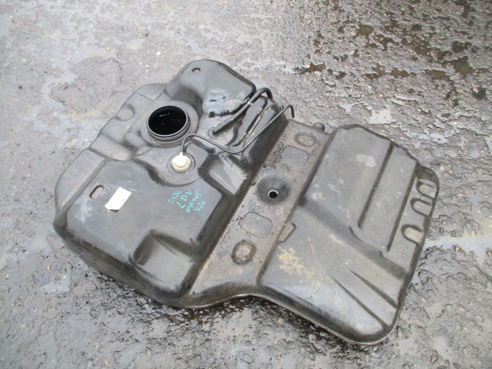 2020 SAIC LDV V80 2.5 DIESEL CDI FUEL STORAGE TANK