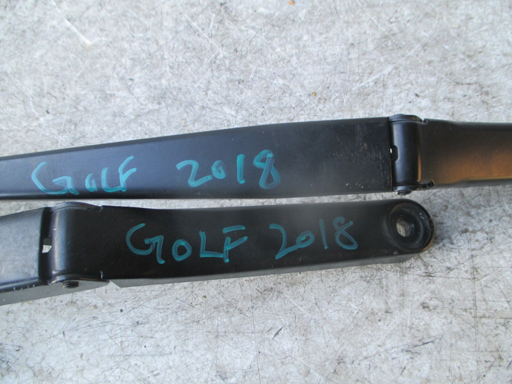 VOLKSWAGEN GOLF 2018 MK7 FRONT WINDSCREEN PAIR WIPER ARMS 5G2955410