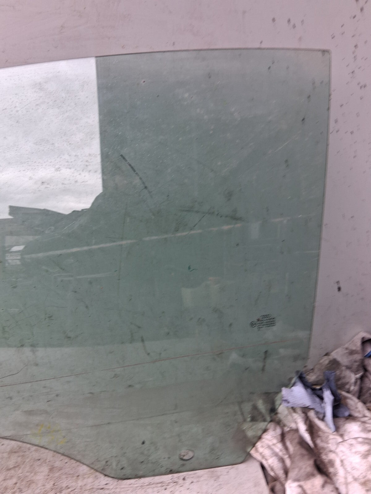 2011 AUDI A4 NSF PASSENGER SIDE FRONT LEFT WINDOW GLASS 43R00082