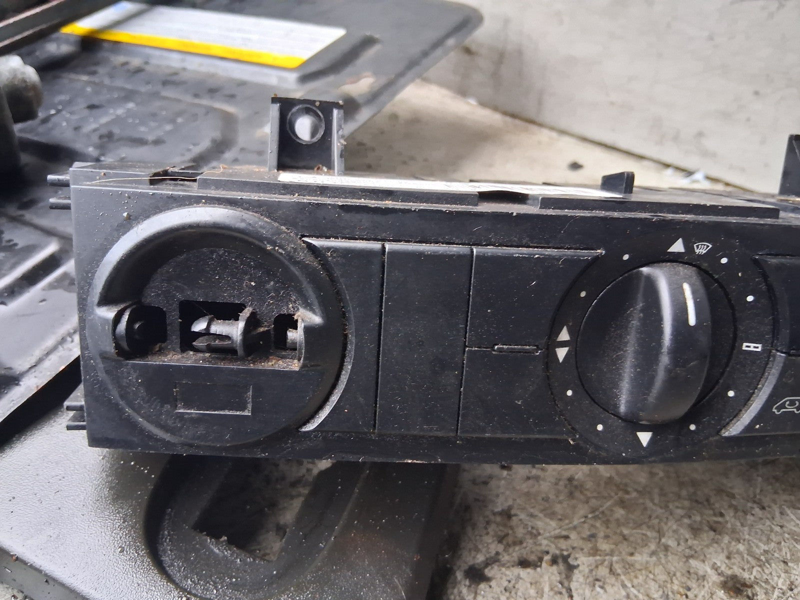 2016 MERCEDES SPRINTER W906 AC HEATER CLIMATE CONTROL PANEL SWITCH A9068300485