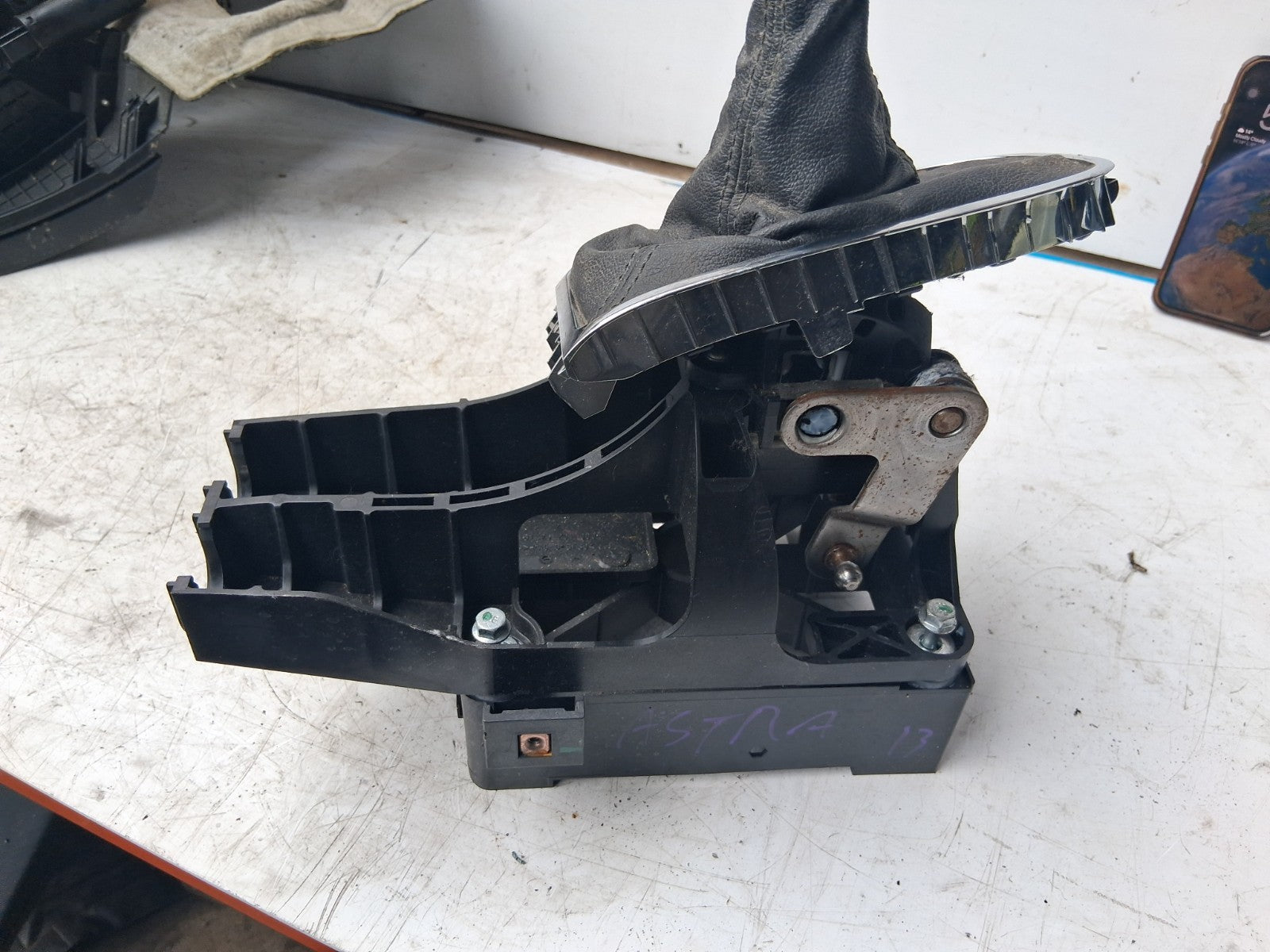 2013 VAUXHALL ASTRA J GEAR STICK GEAR SHIFTER GEAR LEVER