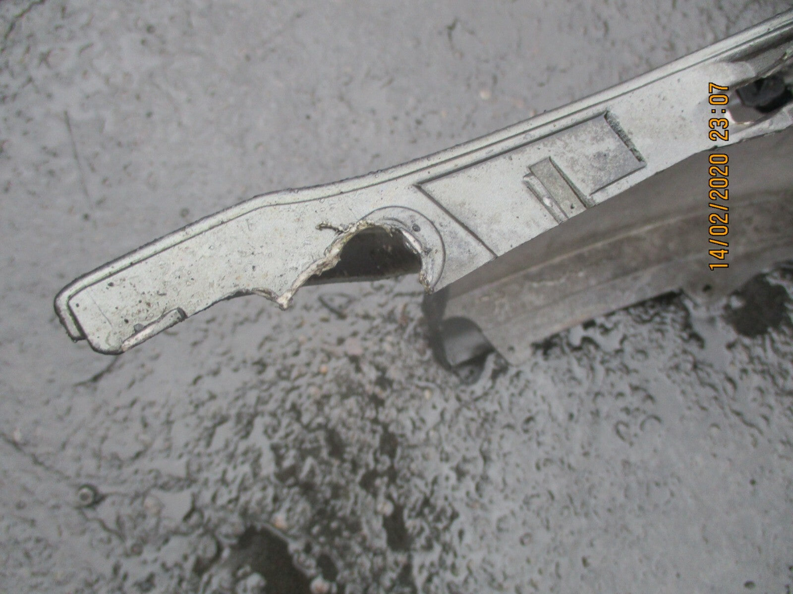 RENAULT LAGUNA MK2 PRE FACELIFT 2004 COMPLETE FRONT BUMPER GREY