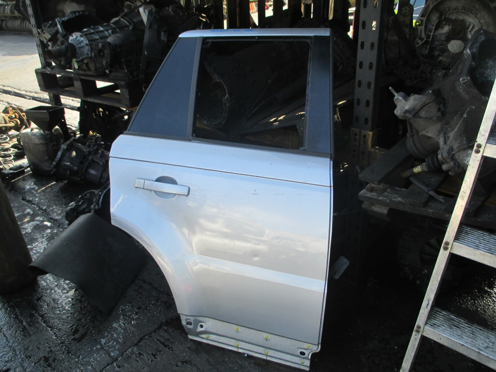 RANGE ROVER SPORT 2005 L320 OSR OFF SIDE REAR DOOR SILVER COMPLETE