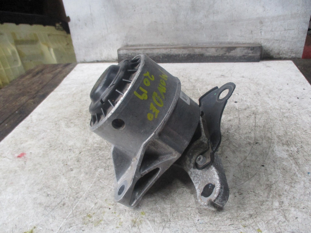 FORD MONDEO MK5 2019 2.0 DIESEL DRIVER SIDE ENGINE MOUNT JG916F012AC