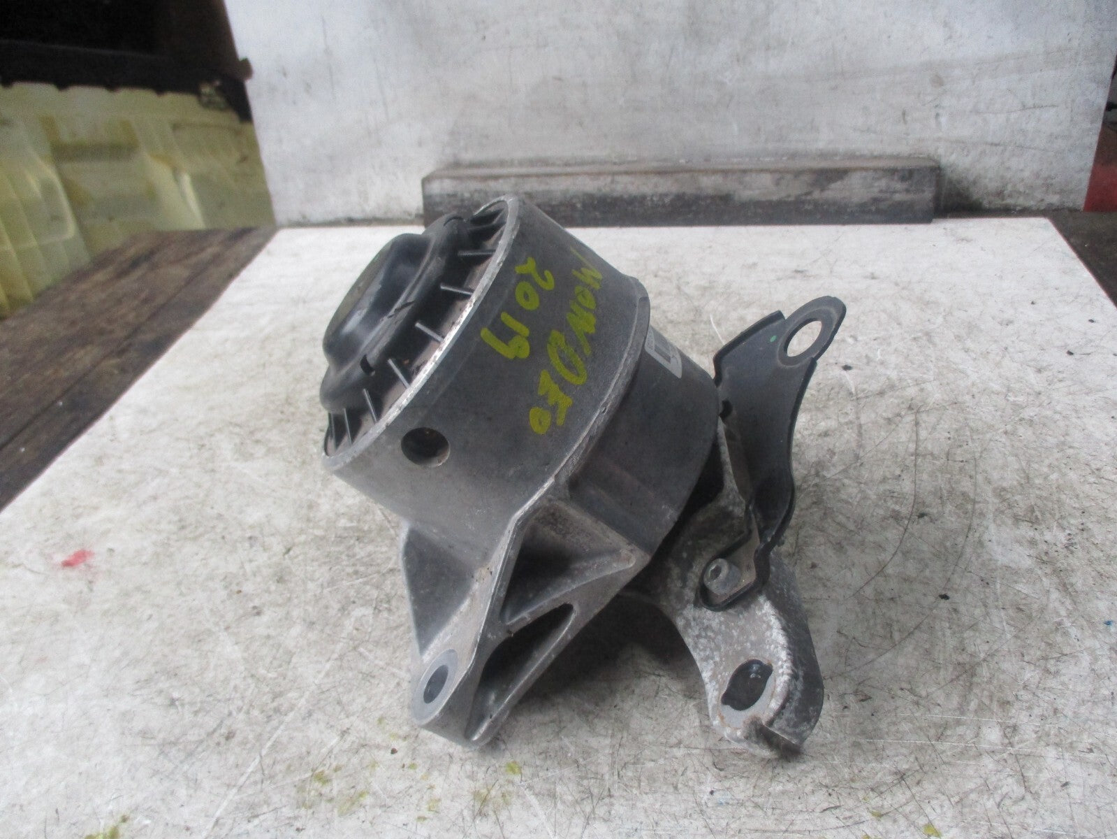 FORD MONDEO MK5 2019 2.0 DIESEL DRIVER SIDE ENGINE MOUNT JG916F012AC