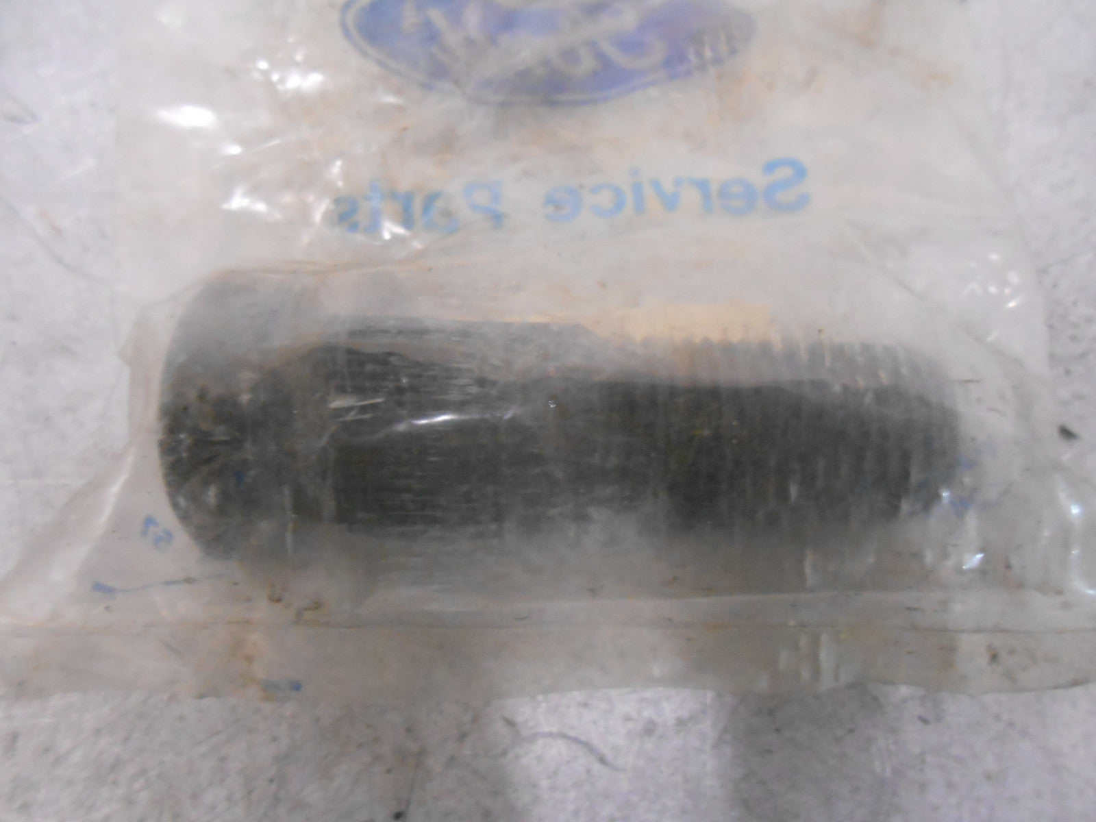 FORD SERVICE PART GENUINE FORD CARGO MK1 X1 NEW FRONT WHEEL STUD 2002E1107A
