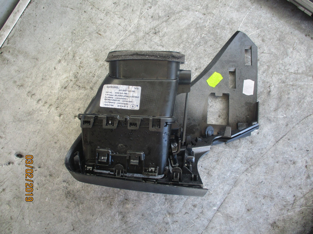 RENAULT KADJAR 2016 CENTRE DASHBOARD AIR VENTS 00209442 00209441 00189113 01
