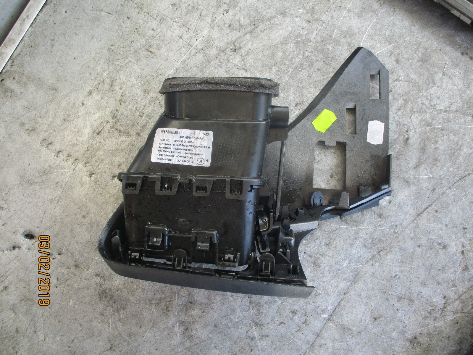 RENAULT KADJAR 2016 CENTRE DASHBOARD AIR VENTS 00209442 00209441 00189113 01