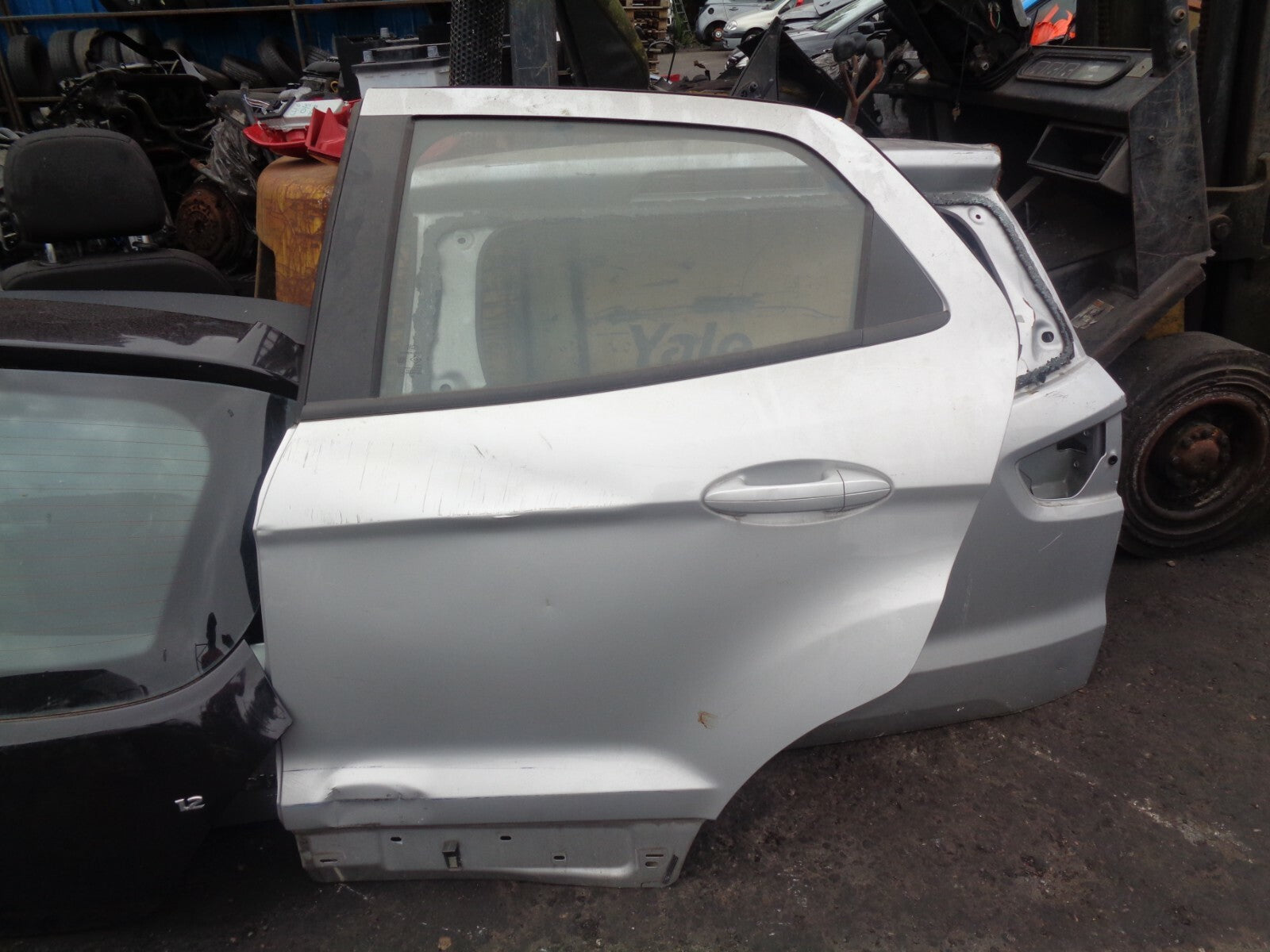 FORD ECOSPORT MK1 2018 NSR PASSENGER SIDE ELECTRIC REAR COMPLETE DOOR DAMAGED