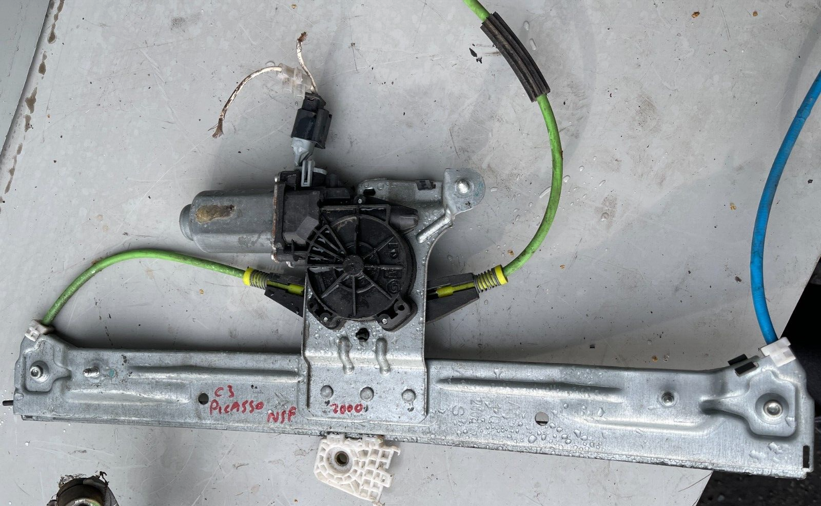 2011 CITROEN C3 NSF PASSENGERS SIDE FRONT WINDOW REGULATOR MOTOR 402189B
