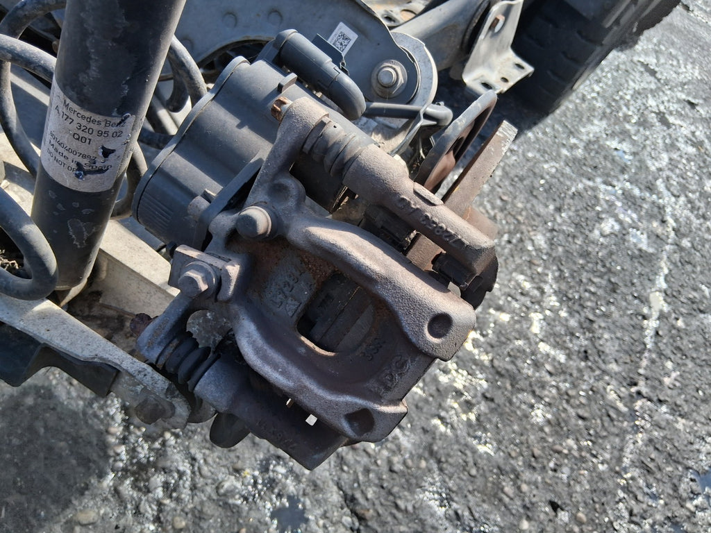 2021 MERCEDES A CLASS W177 1.3 HYBRID REAR AXLE LEG SHOCK HUB DISC TYPE