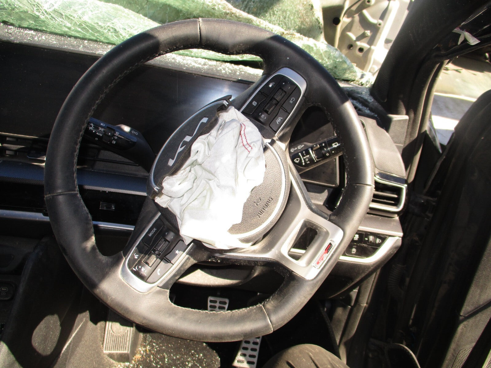 2023 KIA SPORTAGE MK5 GT LINE 3 SPOKE MULTIFUNCTION LEATHER STEERING WHEEL