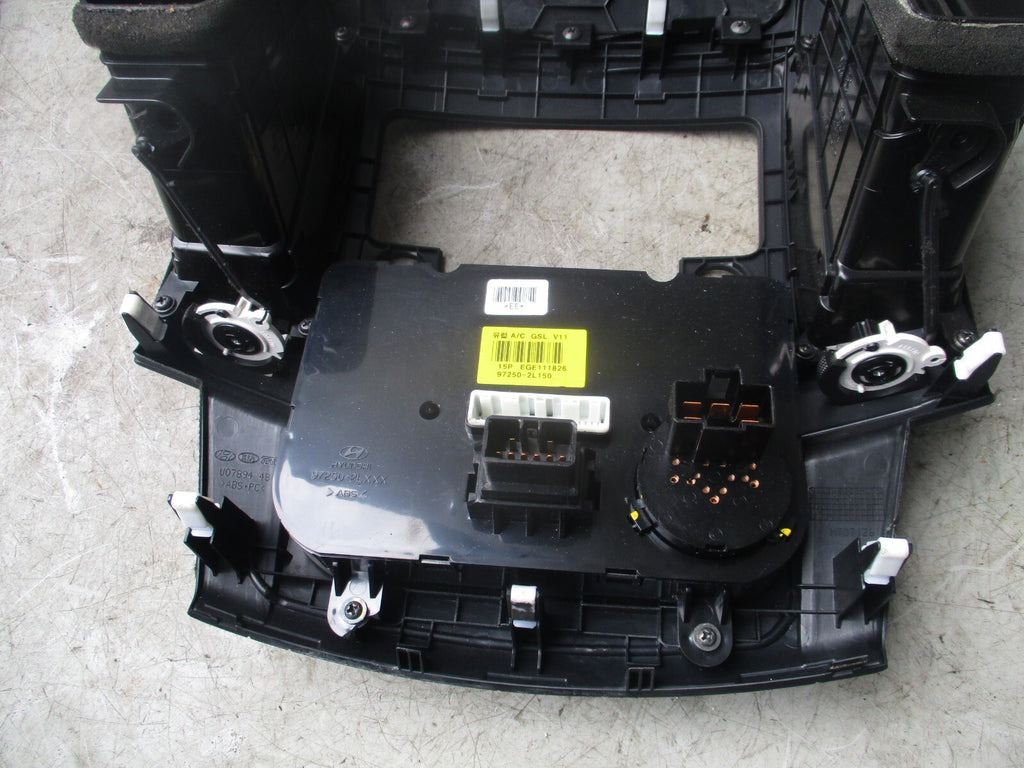 2009 HYUNDAI I30 HEATER CLIMATE CONTROL WITH AIR VENT TRIM U0789448
