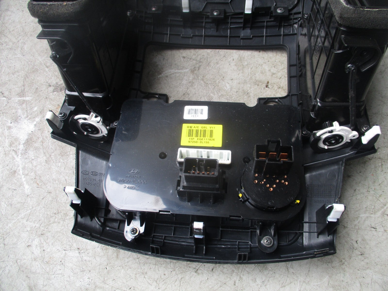 2009 HYUNDAI I30 HEATER CLIMATE CONTROL WITH AIR VENT TRIM U0789448