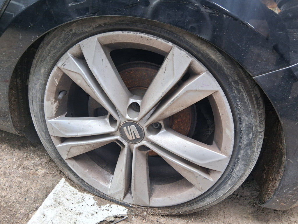 2015 SEAT LEON FR MK3 17 INCH ALLOY WHEEL WITH TYRE 205/45R17 REF 4