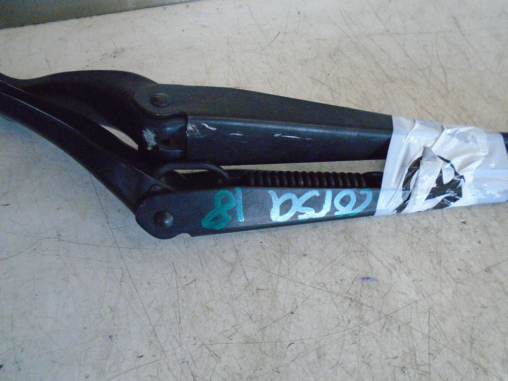 VAUXHALL CORSA E 2018 FRONT WINDSCREEN WIPER ARM + BLADES