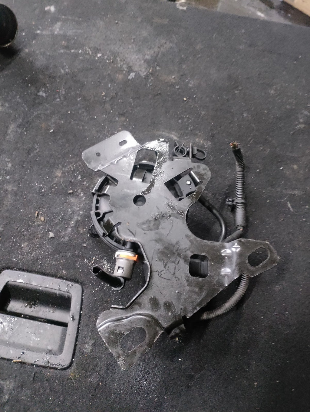 CITROEN C5 AIRCROSS 2019 DIESEL FUEL TANK FILTER HOUSING 9816847180