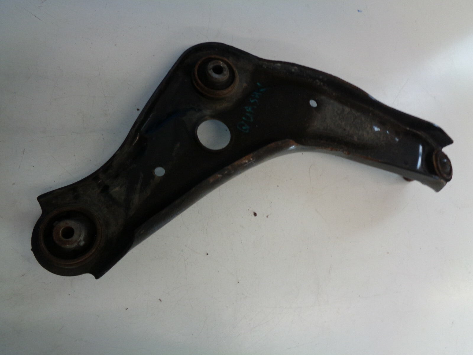 NISSAN QASHQAI J11 PASSENGER NEAR SIDE FRONT BOTTOM ARM LOWER WISHBONE