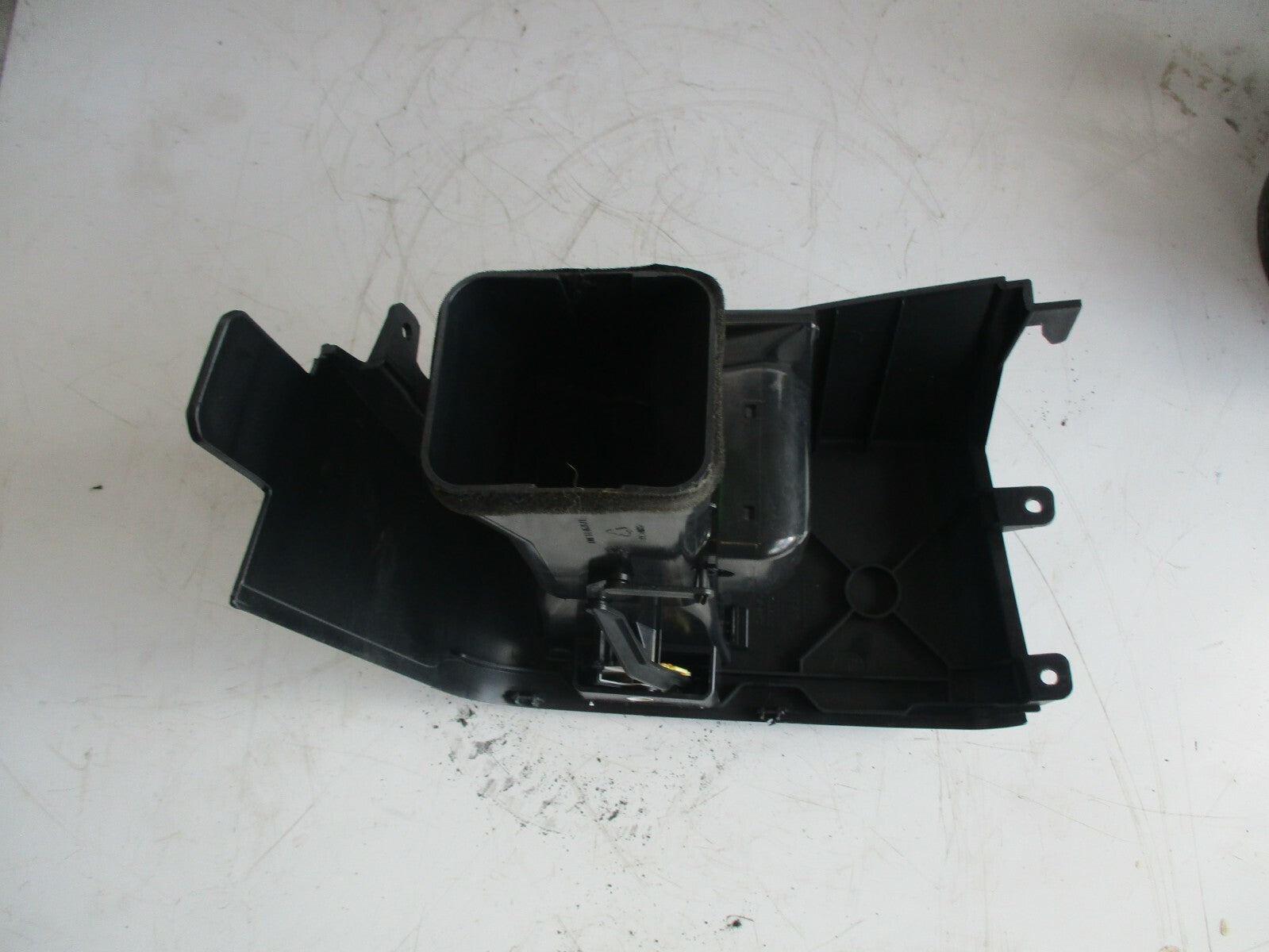 MERCEDES SPRINTER W906 MK2 NS PASSENGER SIDE DASHBOARD SIDE AIR VENT A9068300654