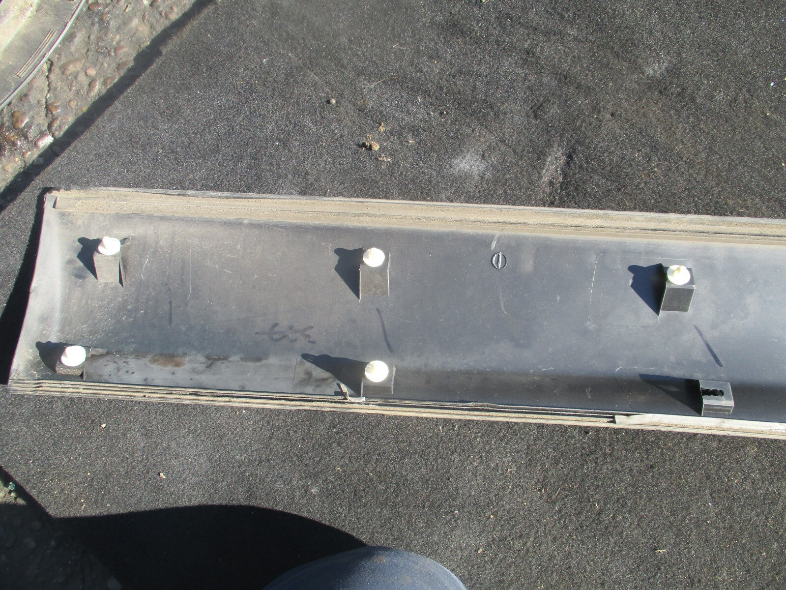 2012 NISSAN QASHQAI J10 OSF DRIVER SIDE FRONT RIGHT MOULDING TRIM 80870BR01A