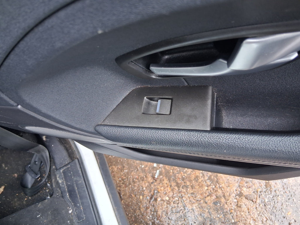 2015 RANGE ROVER EVOQUE L538 OSR DRIVER SIDE REAR RIGHT WINDOW CONTROL SWITCH