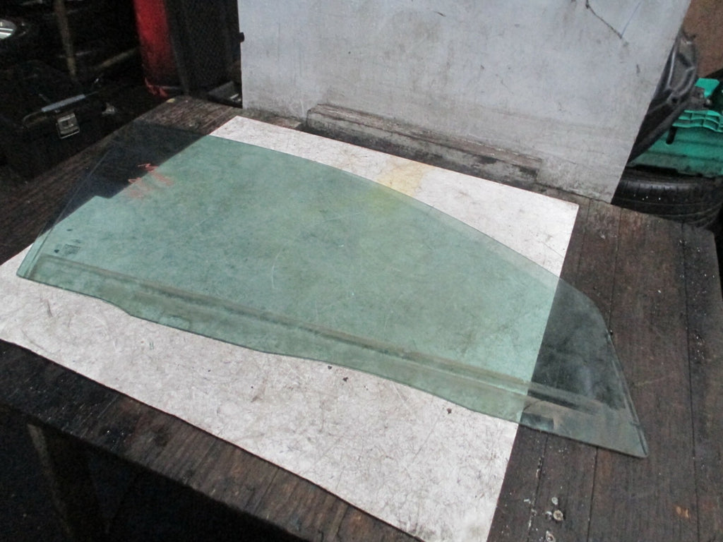 FORD MONDEO MK3 2006 OSF DRIVER SIDE FRONT DOOR WINDOW GLASS