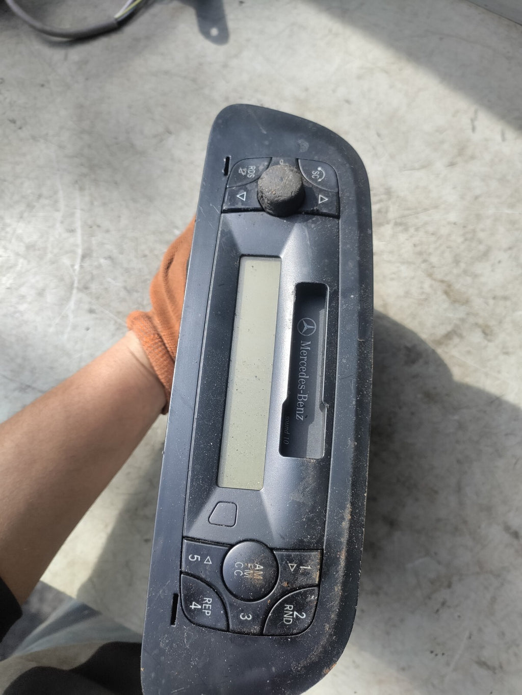 MERCEDES BENZ 2010 VITO FM RADIO PLAYER A0048201686