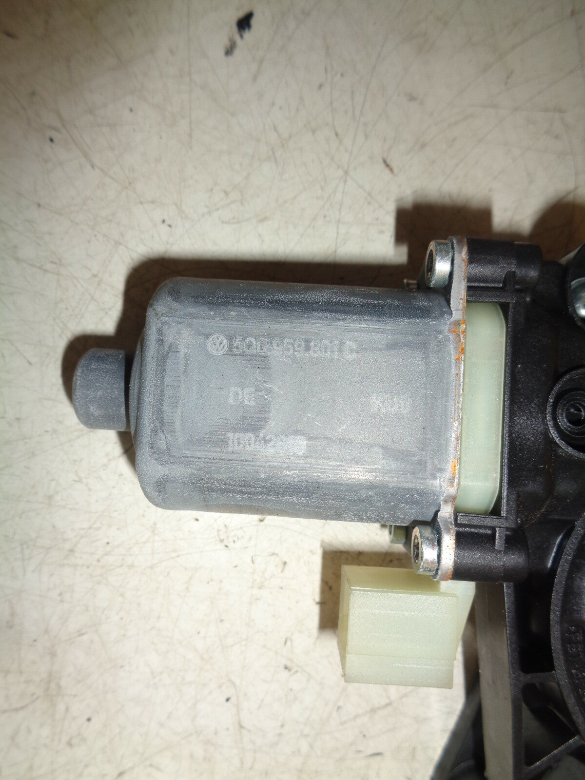 VW VOLKSWAGEN TIGUAN MK2 2019 OSF DRIVER SIDE FRONT DOOR WINDOW MOTOR REGULATOR