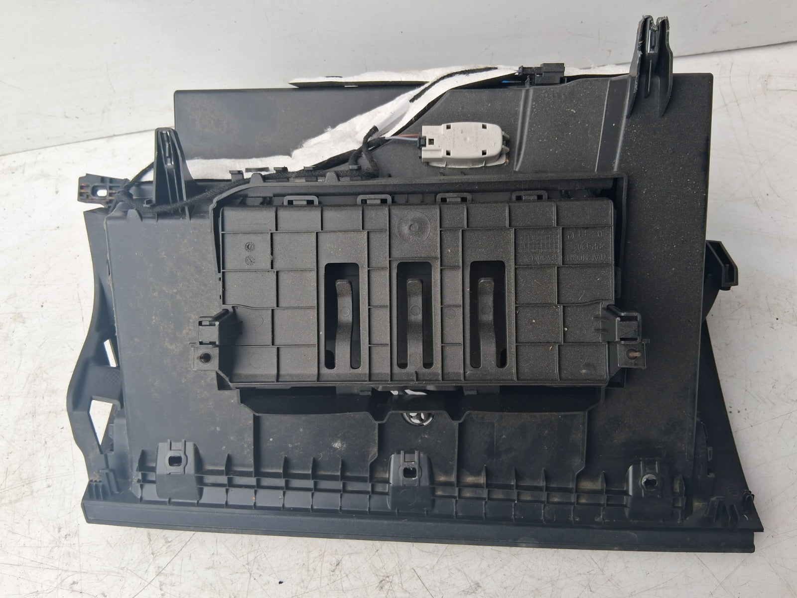 2020 MERCEDES A CLASS W177 DASHBOARD GLOVE BOX STORAGE COMPARTMENT 3406918