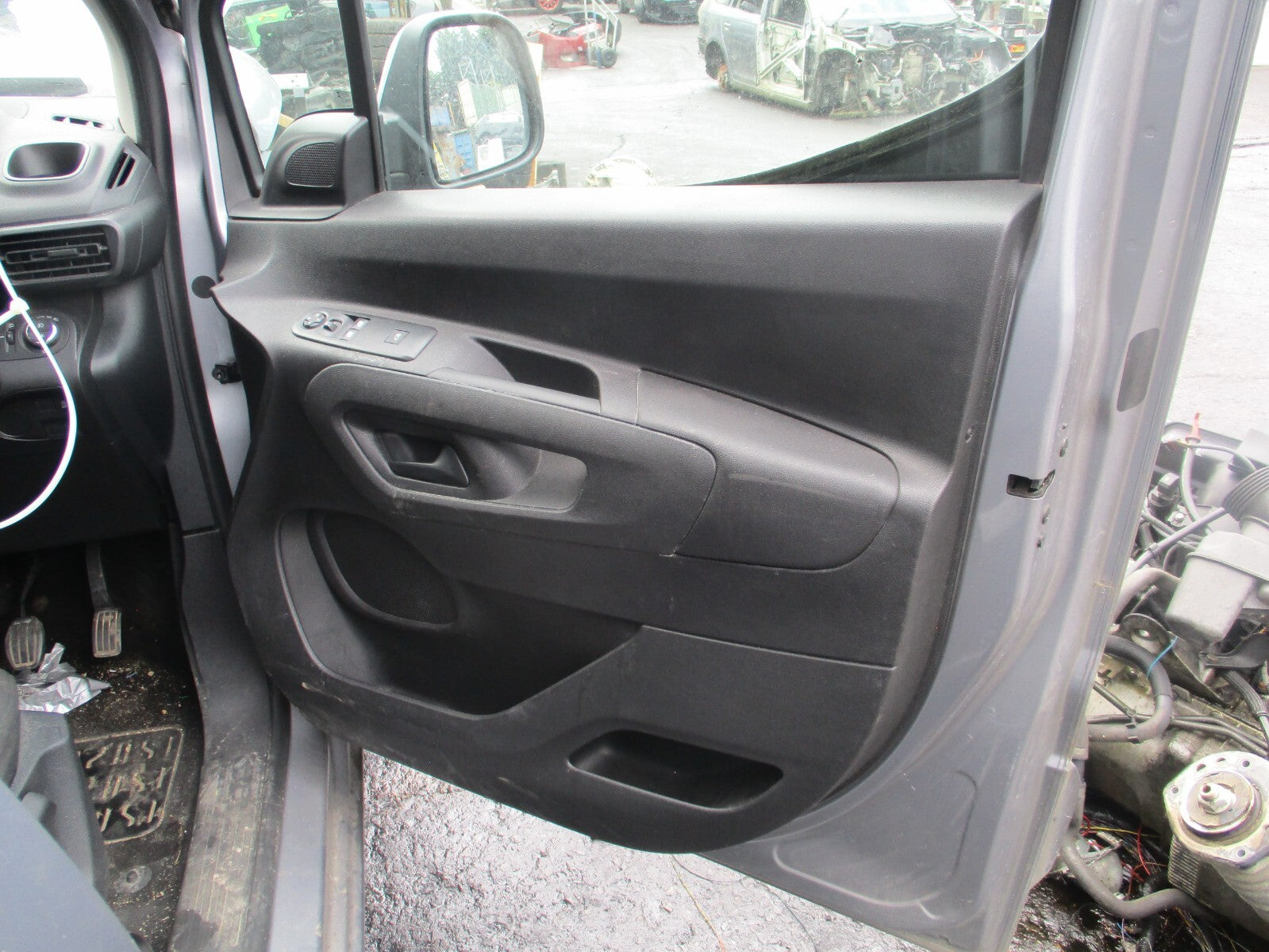 2019 VAUXHALL COMBO E MK4 OS DRIVER SIDE FRONT WINDOW MOTOR REGULATOR