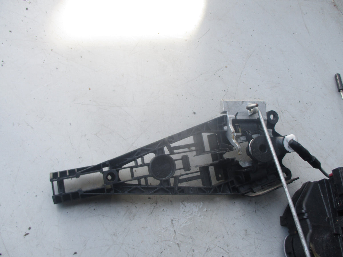VAUXHALL INSIGNIA 2011 OSF DRIVER SIDE RONT DOOR LOCK MECHANISM 3023880