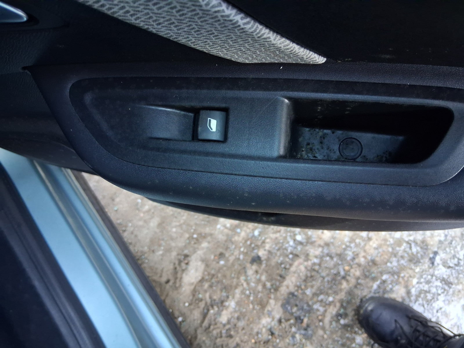 2023 CITROEN C4 MK3 OSR DRIVER SIDE REAR RIGHT WINDOW CONTROL SWITCH