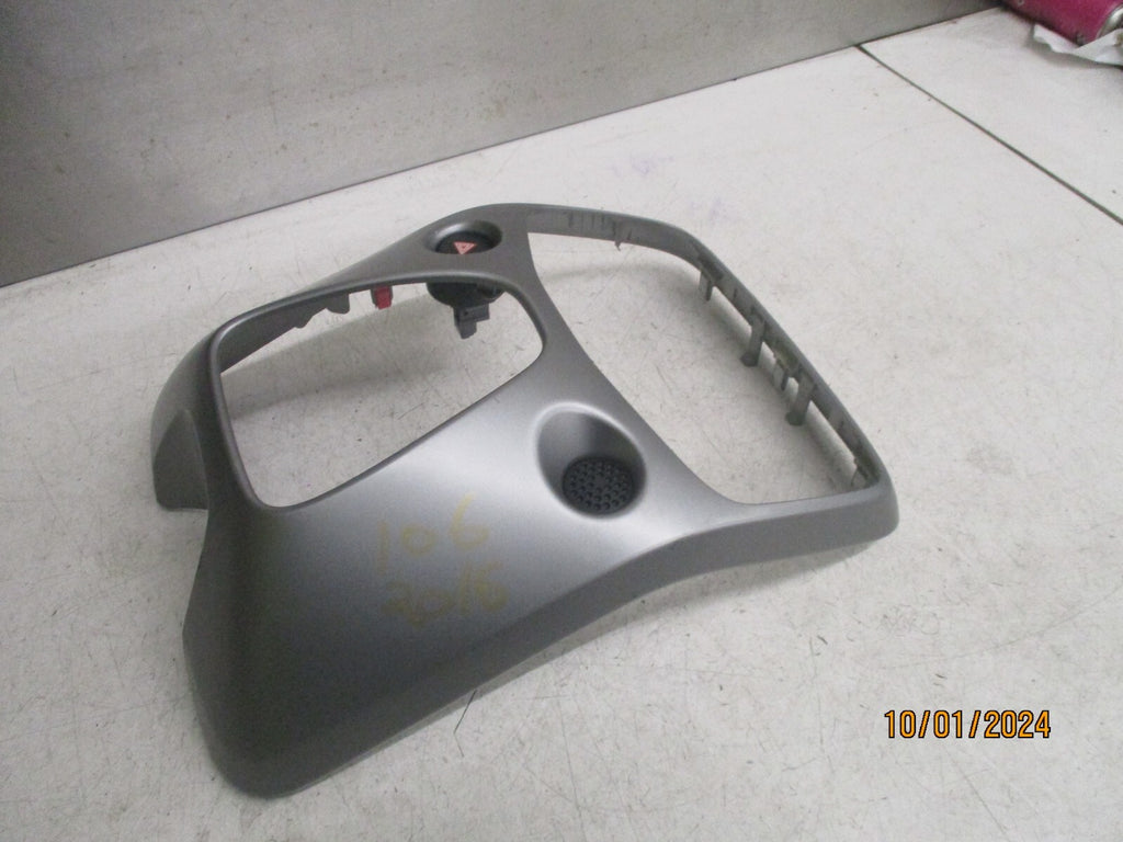 PEUGEOT 108 2016 CENTRE DASHBOARD DASH DISPLAY SWITCH SURROUND 554050H040