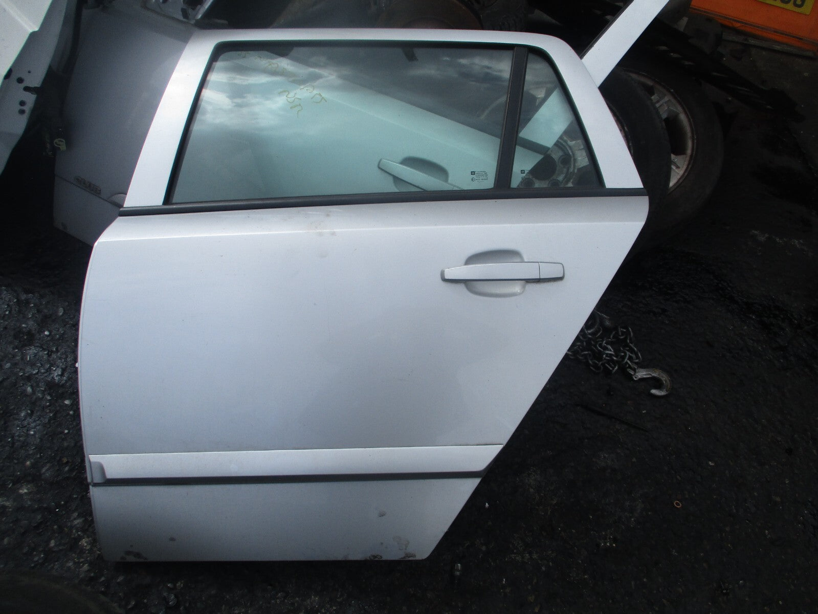 2005 VAUXHALL ASTRA H ESTATE NSR PASSENGER SIDE REAR COMPLETE DOOR SILVER Z157