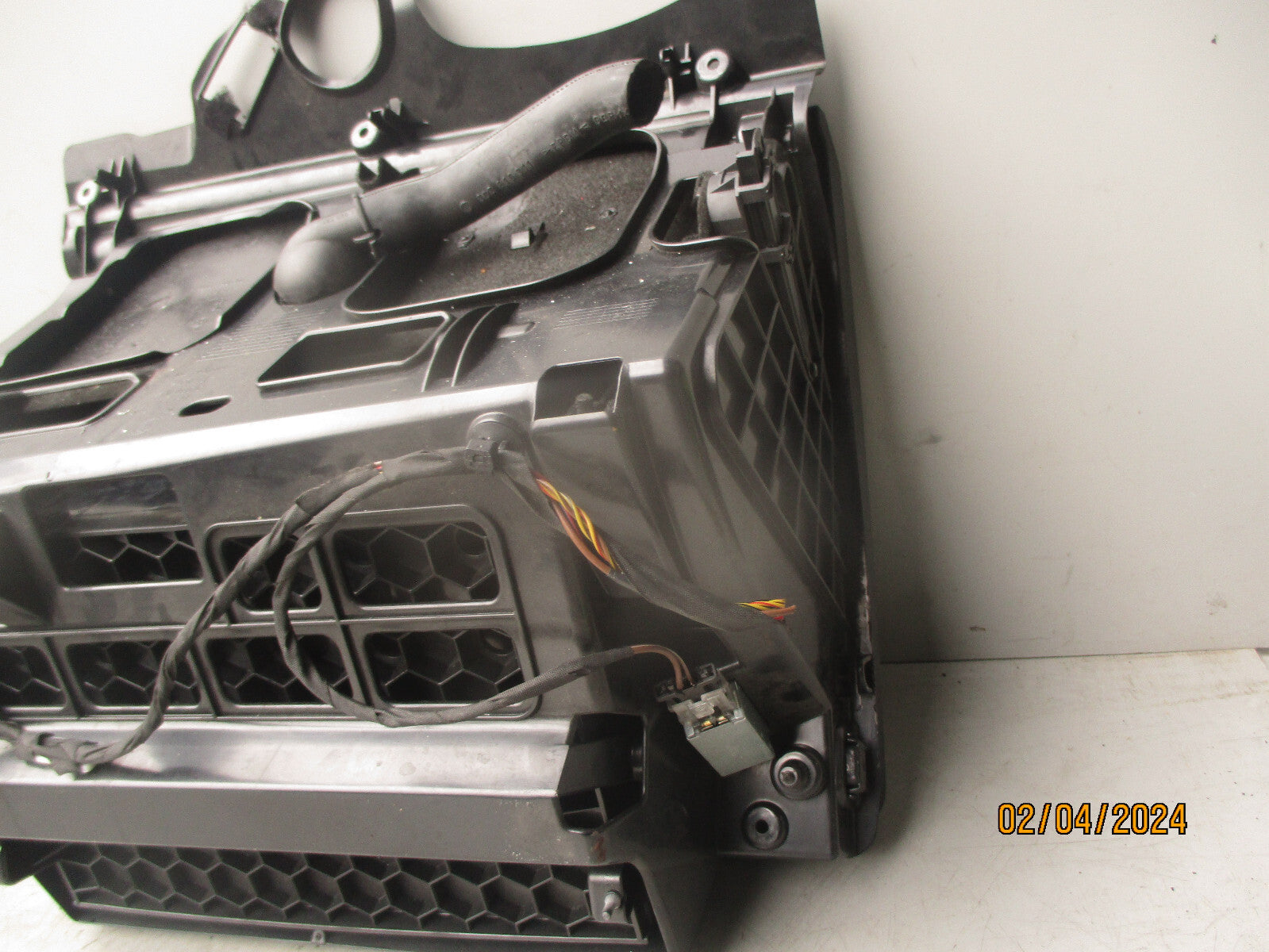 2008 VOLKSWAGEN PASSAT GLOVE BOX STORAGE COMPARTMENT 3C2857114