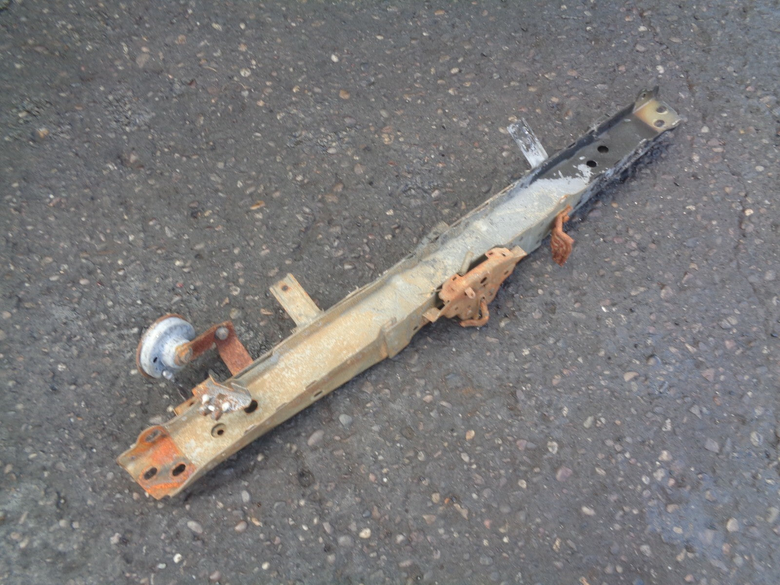 NISSAN QASHQAI MK2 J11 2018 FRONT BUMPER SLAM PANEL RADIATOR TOP BAR DAMAGED