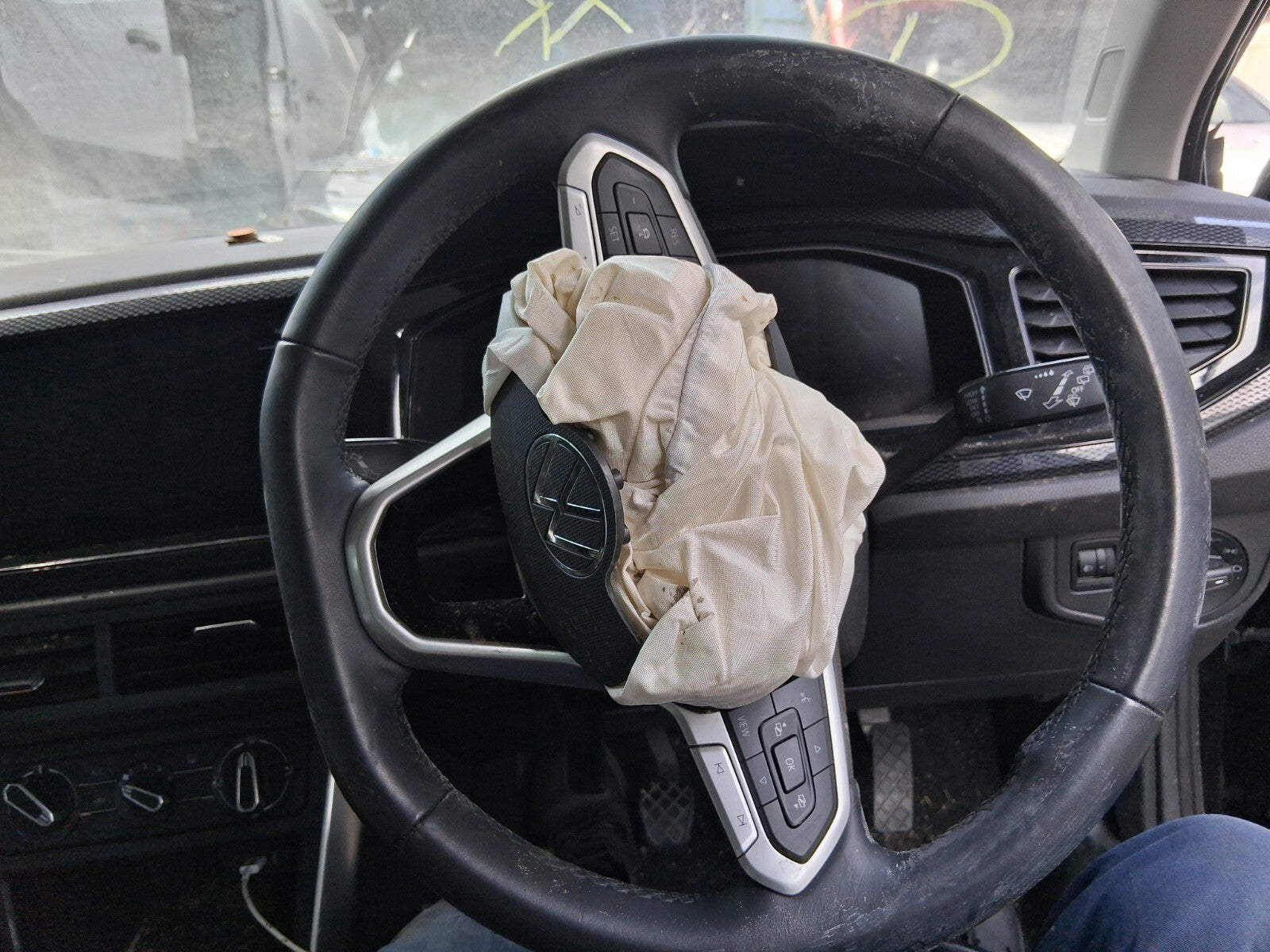 2024 VW VOLKSWAGEN POLO MK6 FACELIFT MULTIFUNCTIONAL STEERING WHEEL
