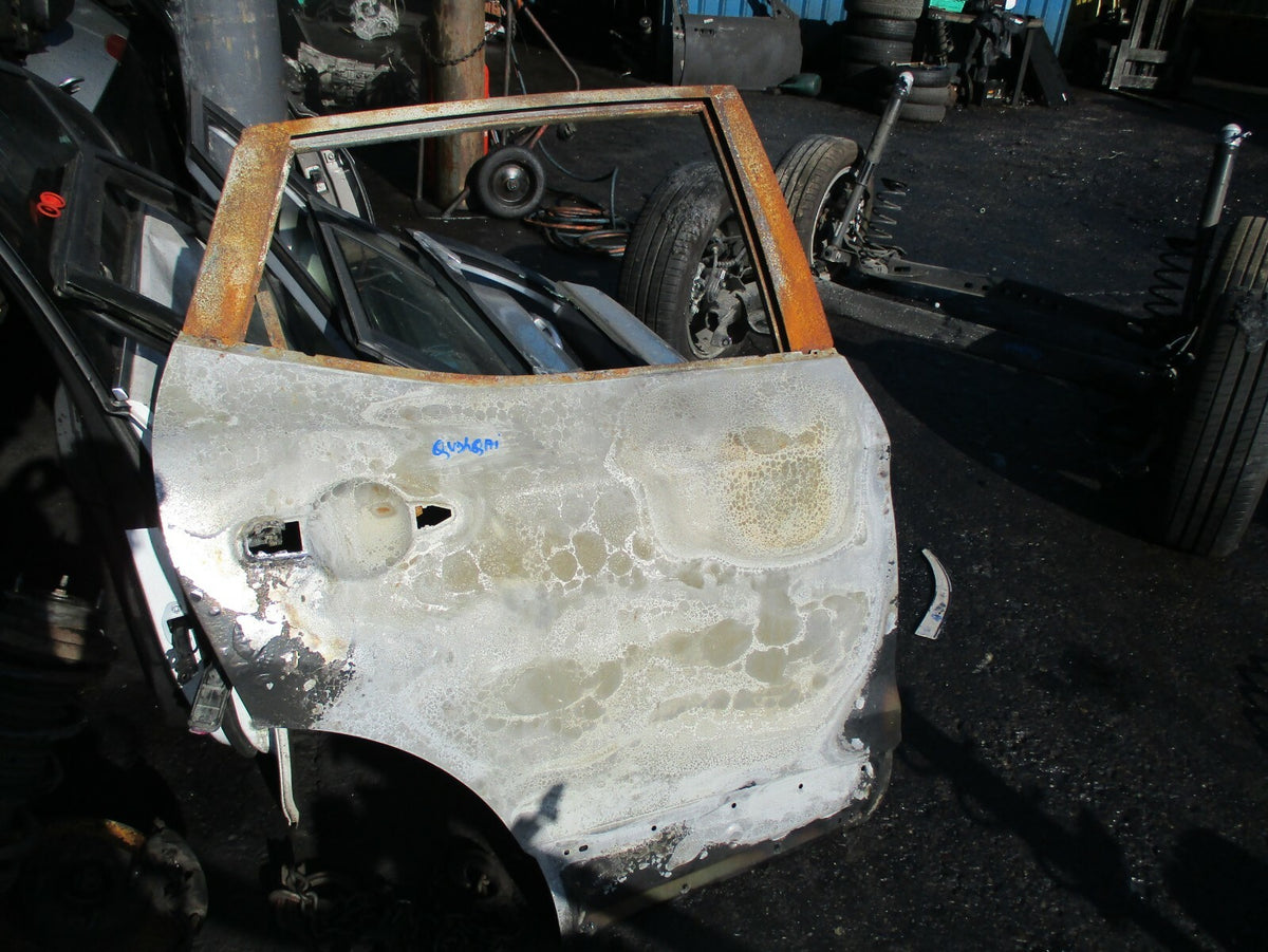 NISSAN QASHQAI J11 MK2 OSR DRIVER SIDE REAR BARE DOOR SHELL GREY (DAMAGED)